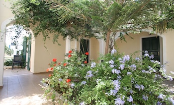 phevos villa