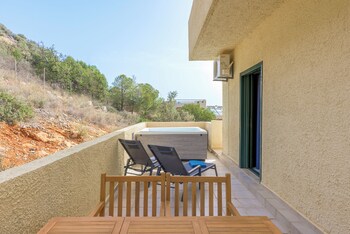 blue horizon apartments