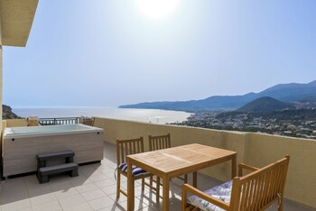 blue horizon apartments