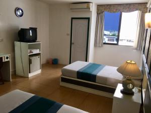 highway hotel