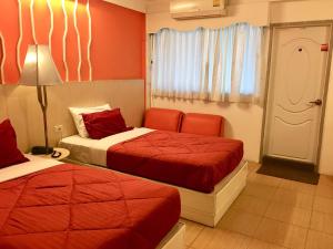 highway hotel