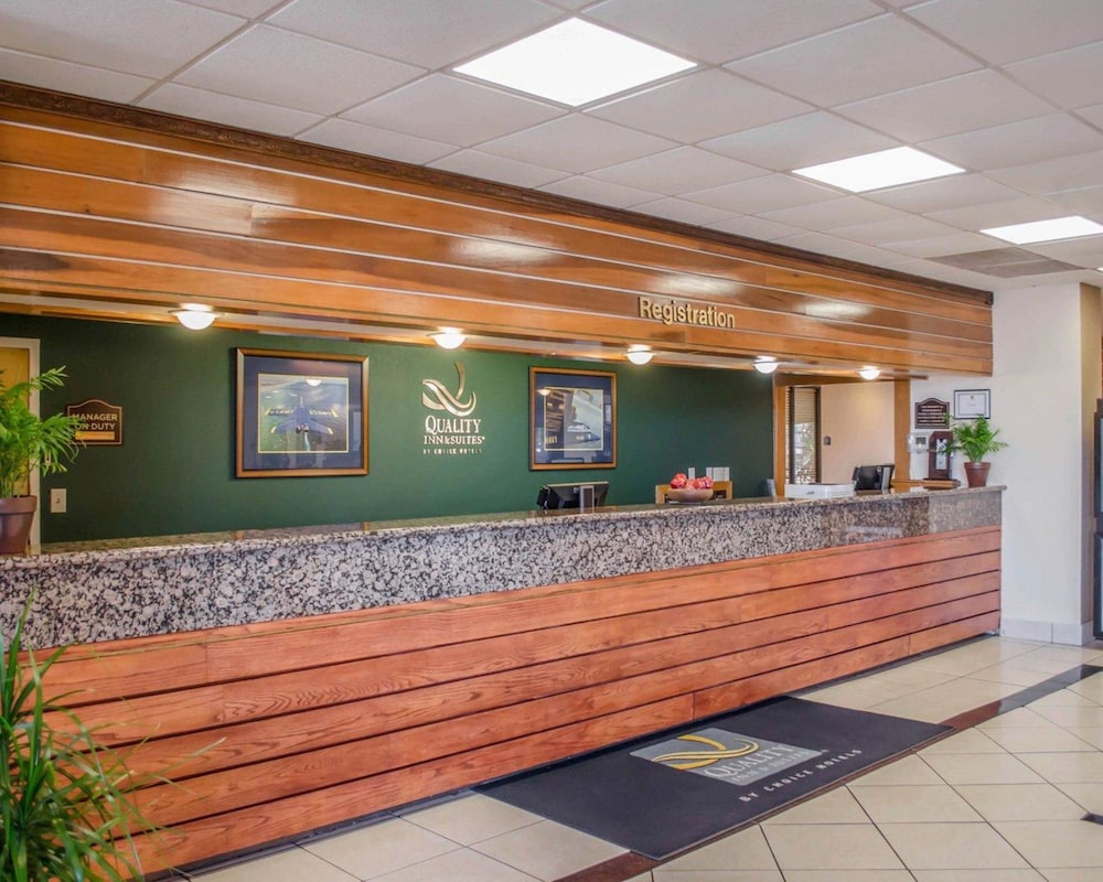 quality inn and suites pensacola bayview