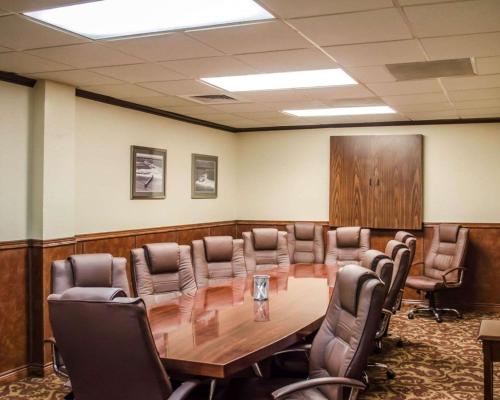 quality inn and suites pensacola bayview
