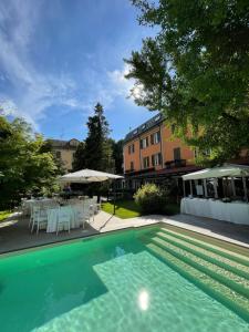 hotel milano pool and garden