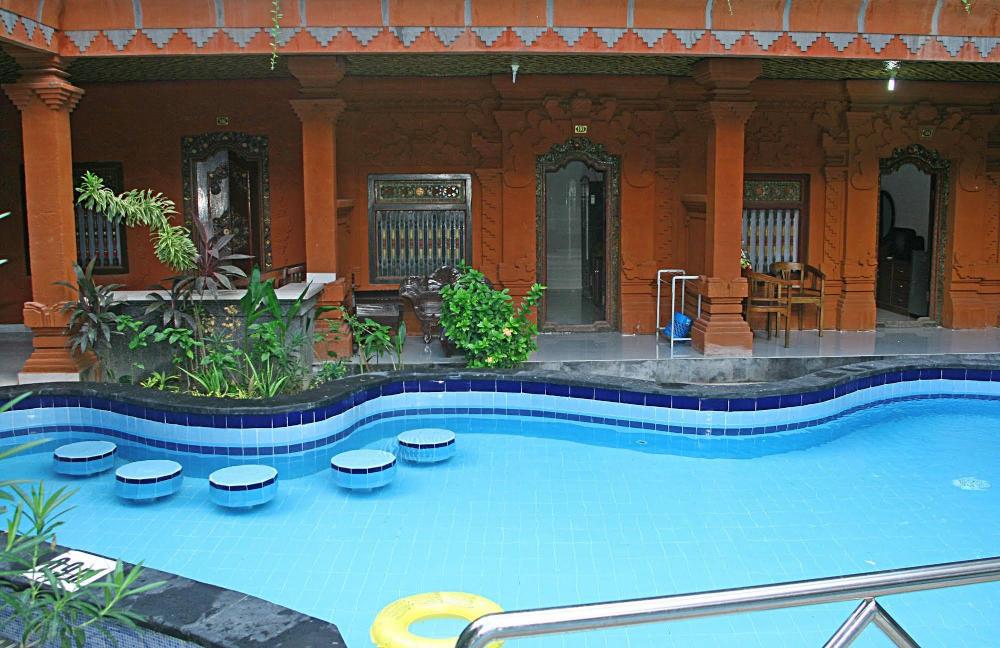 hotel lumbung sari legian