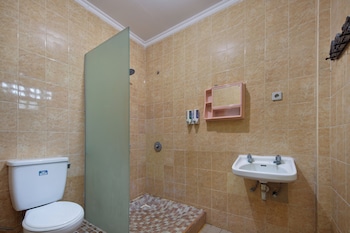 hotel lumbung sari legian