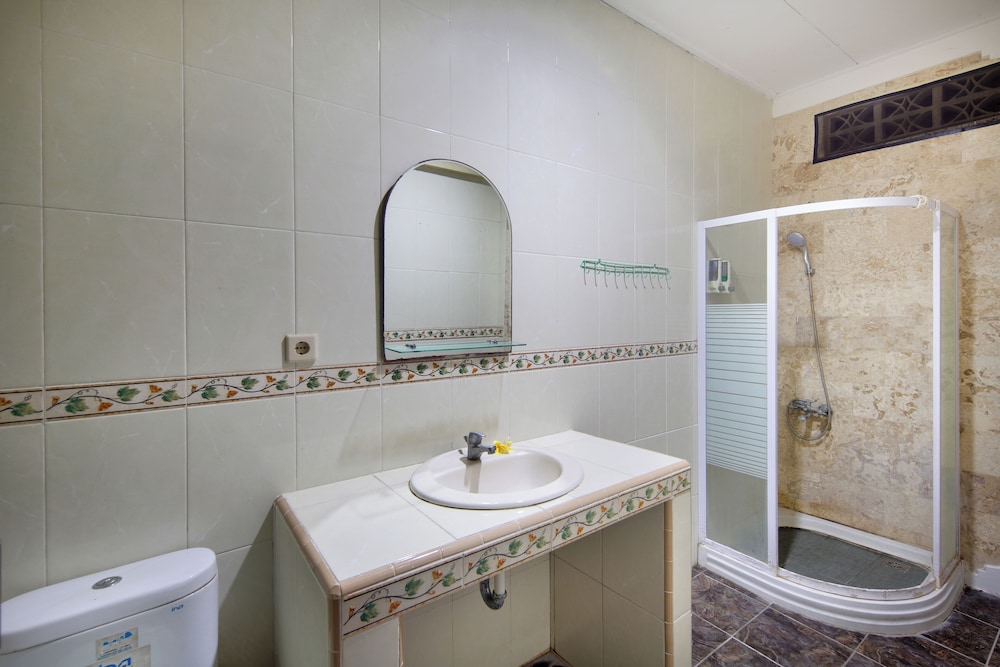 hotel lumbung sari legian