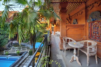 hotel lumbung sari legian