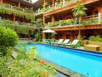 hotel lumbung sari legian