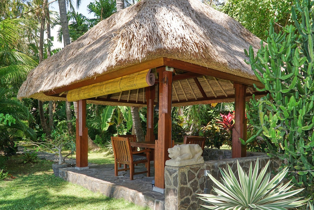 ciliks beach garden