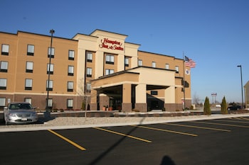 hampton inn and suites peru