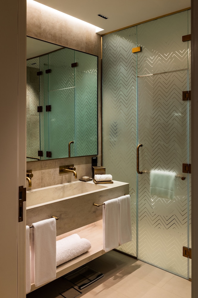 erth abu dhabi hotel