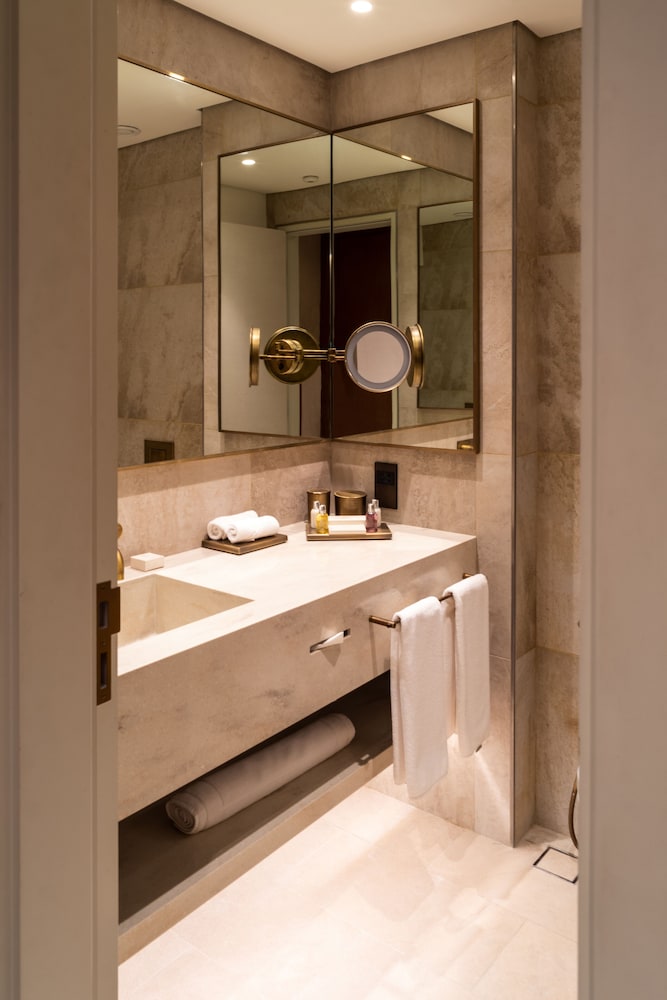 erth abu dhabi hotel