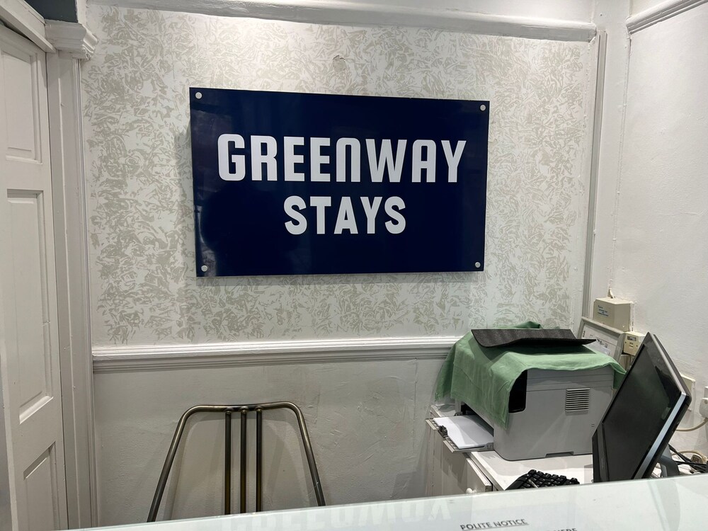 oyo greenway stays