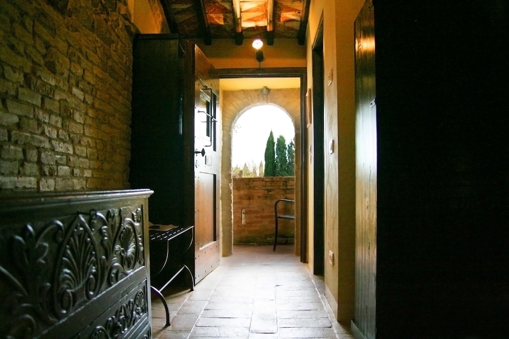 Castello Di Monterone,Piegaro>>Perugia,4 star