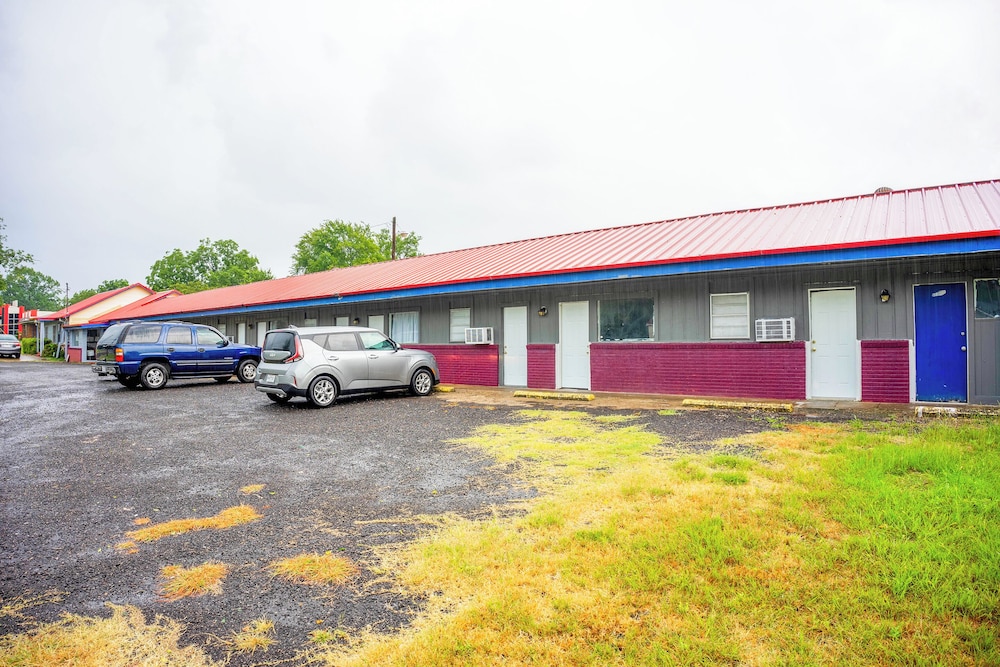 budget inn by oyo palestine tx hwy 79