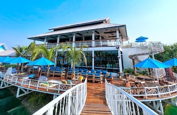 Buffalo Island Resort,,4 star