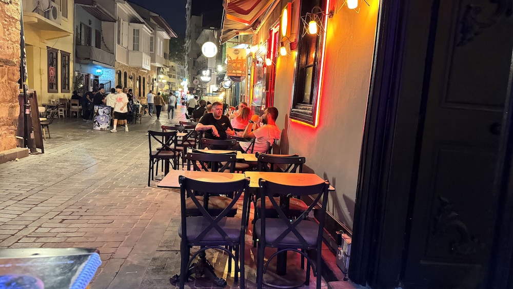 callisto pub and kitchen and hotel