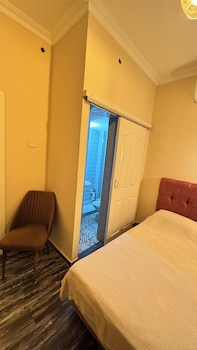 callisto pub and kitchen and hotel