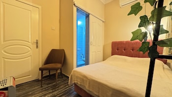 callisto pub and kitchen and hotel