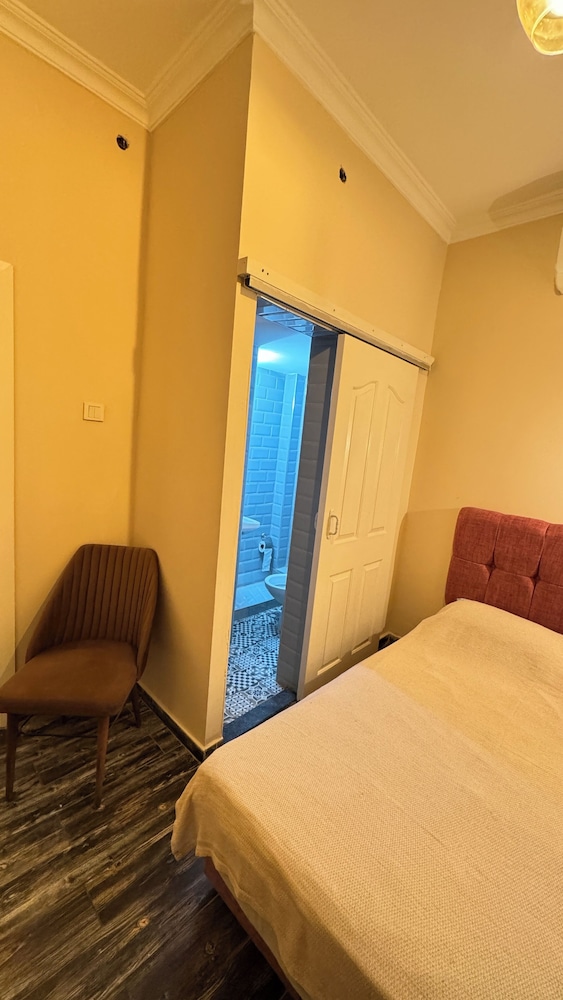 callisto pub and kitchen and hotel