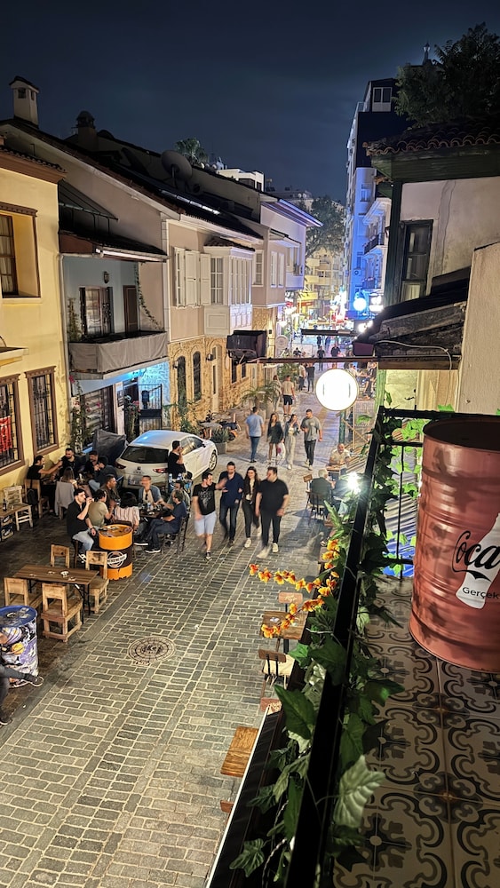 callisto pub and kitchen and hotel