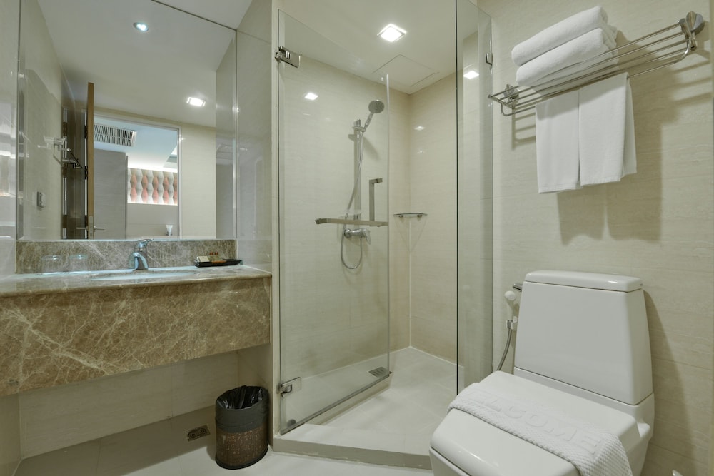 prestige suites nana