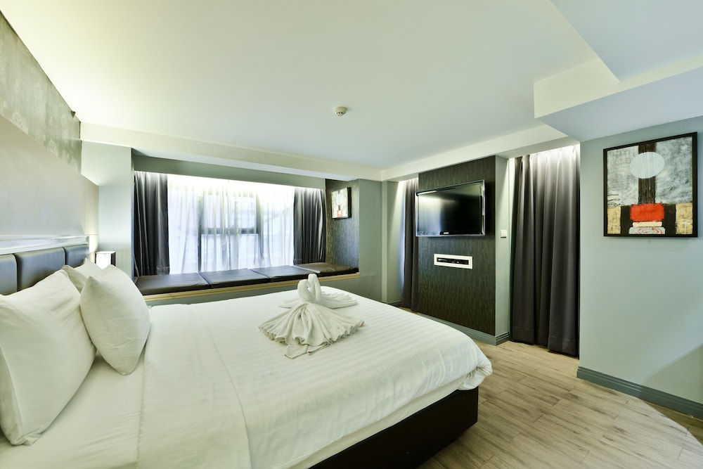 prestige suites nana