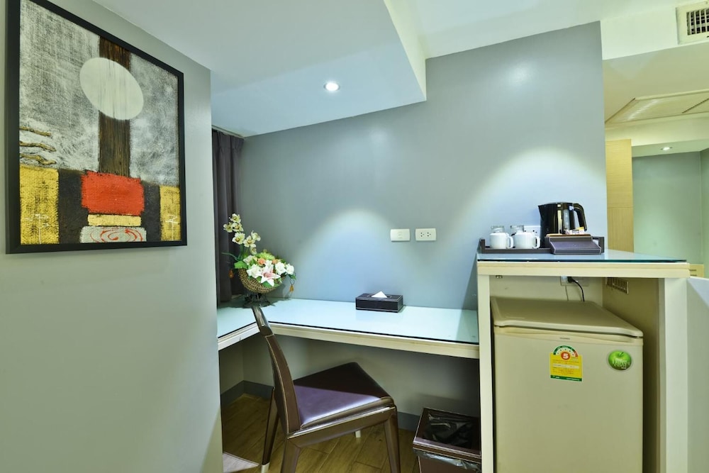 prestige suites nana