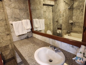 interchange tower serviced apartment