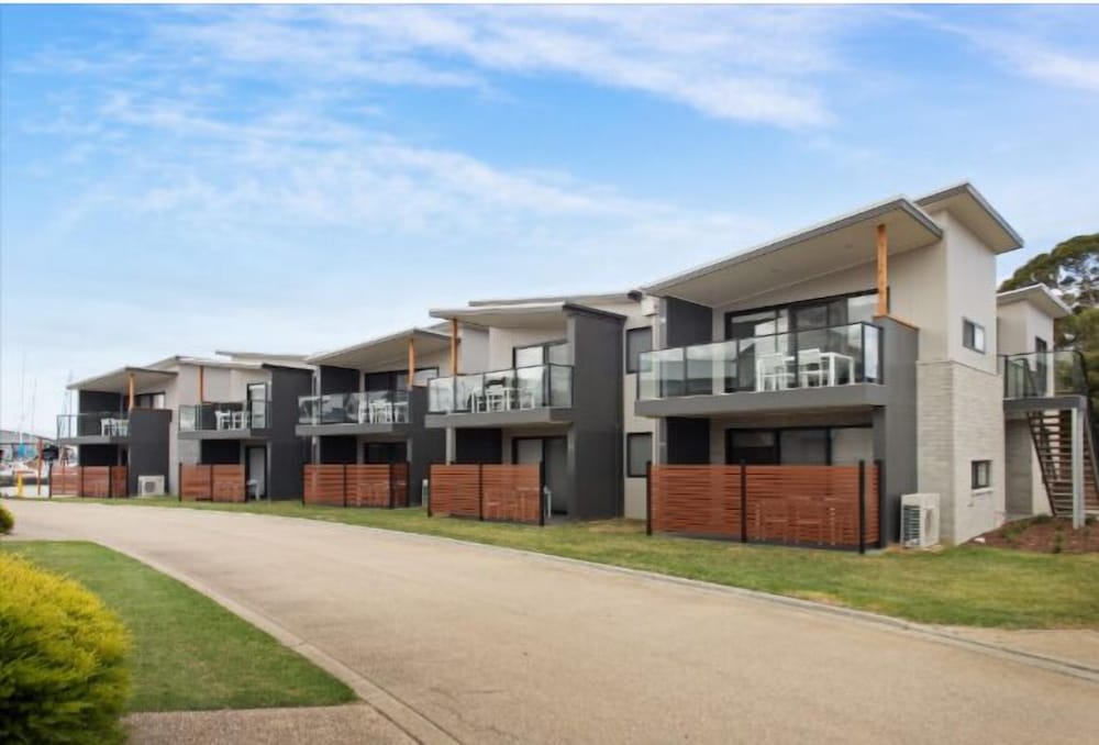 captains cove luxury apartments 1st floor spa deluxe