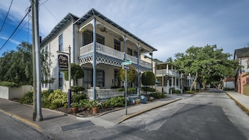 Carriage Way Inn Bed & Breakfast Adults Only - 21 Years Old And Up,,4 star