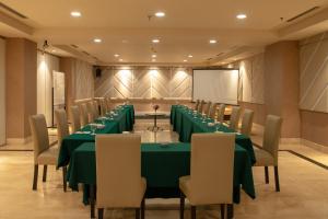 orchardz hotel industri