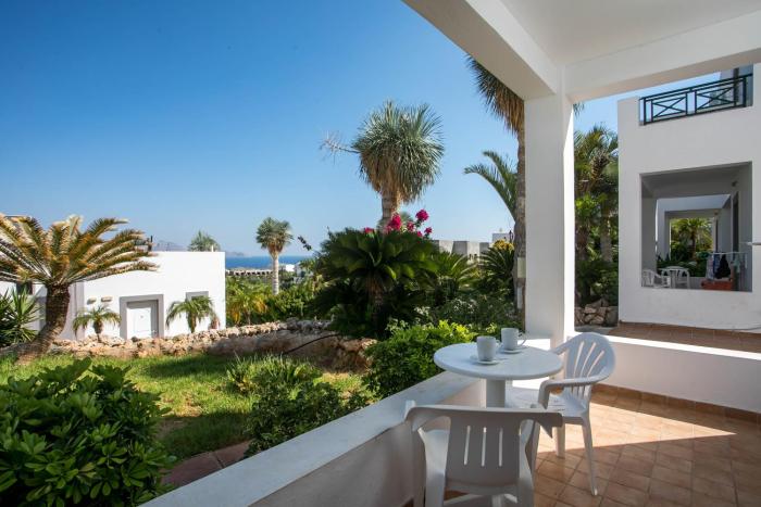 lambis studios and apartments