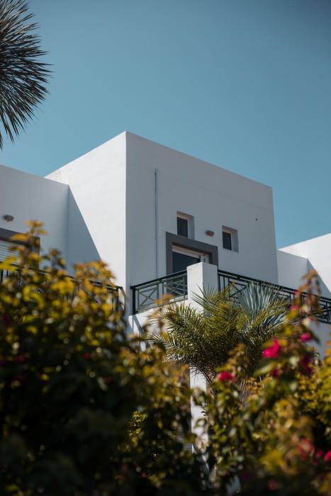 lambis studios and apartments