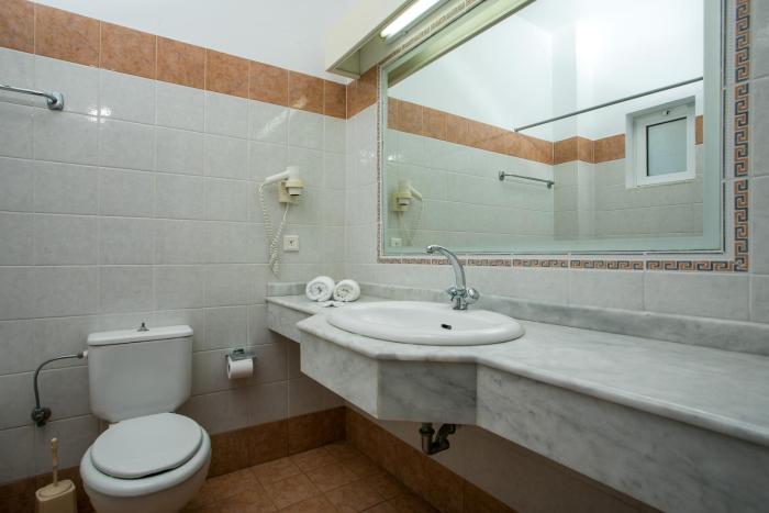 lambis studios and apartments