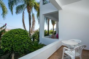 lambis studios and apartments