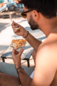 lambis studios and apartments