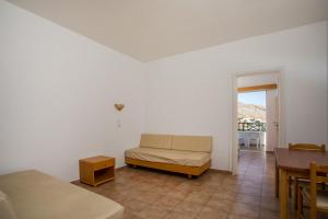 lambis studios and apartments