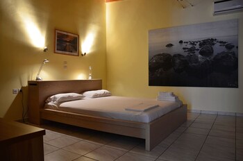 Saron Hotel,,2 star