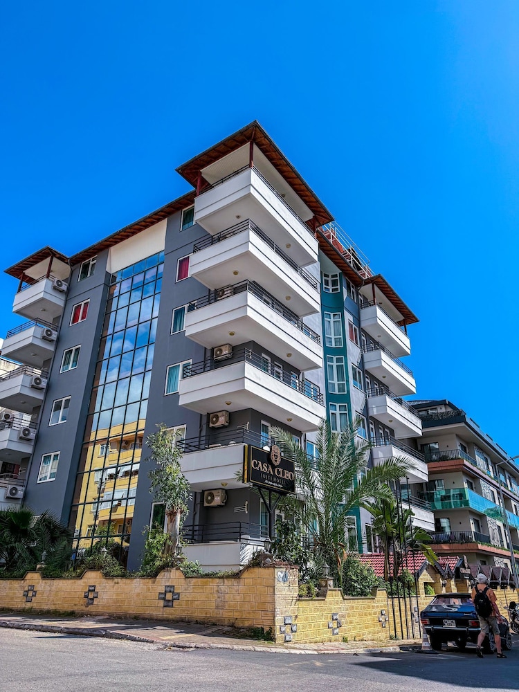 casa cleo suit hotel