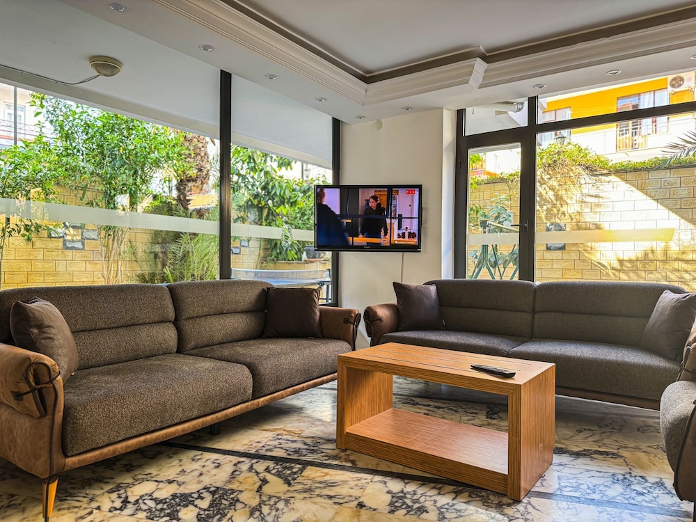 casa cleo suit hotel