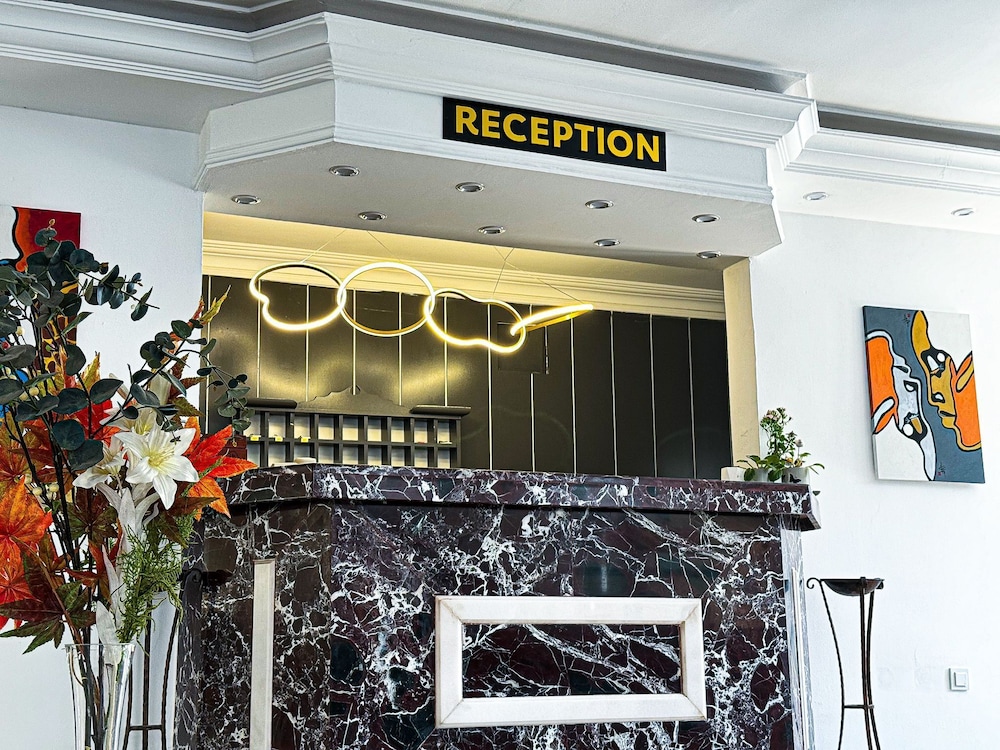 casa cleo suit hotel