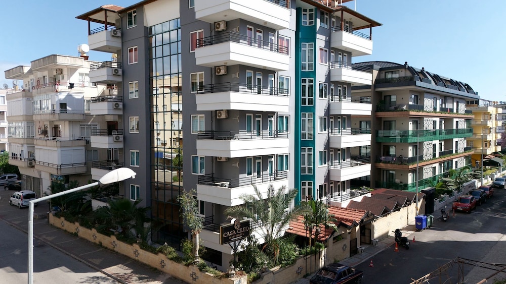 casa cleo suit hotel
