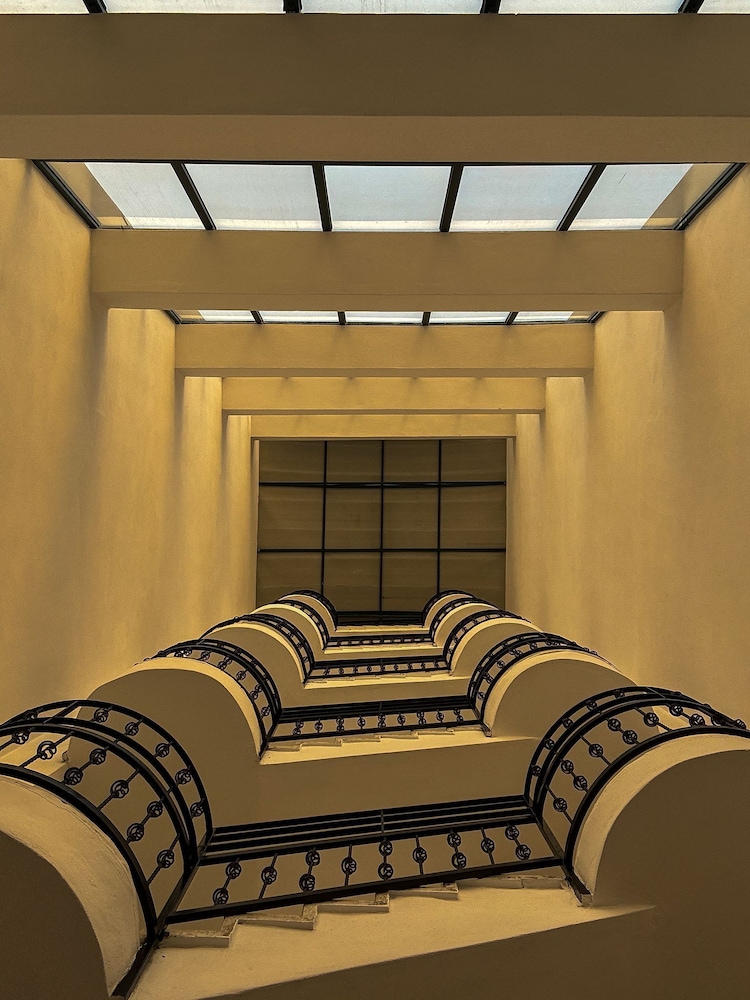 casa cleo suit hotel