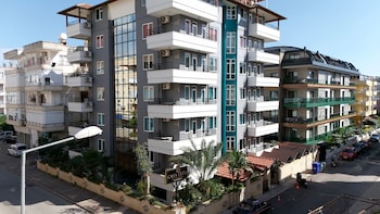 casa cleo suit hotel