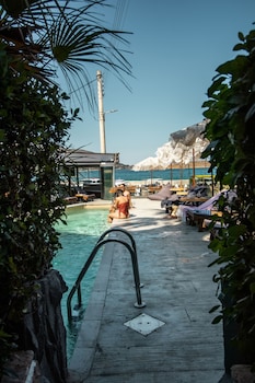 Kiani Akti Hotel,Attica>>Athens,2 star