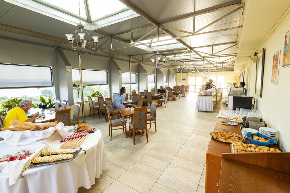 dolphin resort hotel and conference