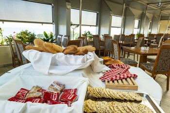 dolphin resort hotel and conference