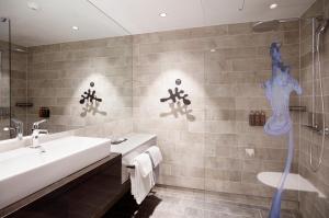 clarion hotel the hub